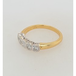 Pre Owned 18ct 5 Stone Diamond Ring ZB350